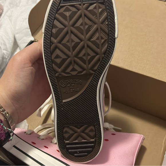 Women's valentine's day converse BRAND NEW - Picture 3 of 4